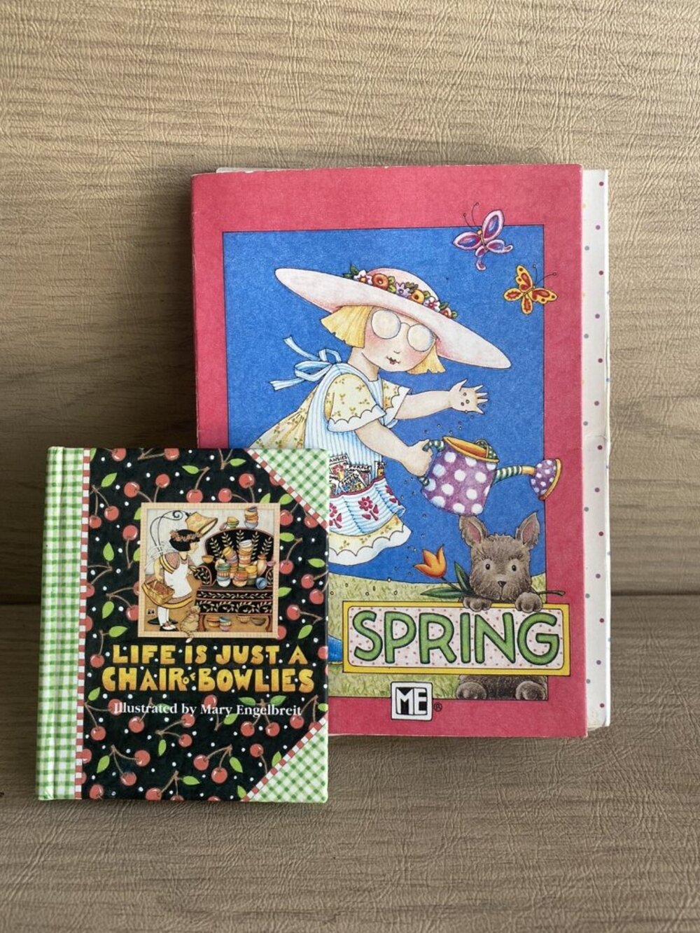 Lot Mary Engelbreit 4 Blank Note Cards & Life is a Just A Chair Bowlies Book